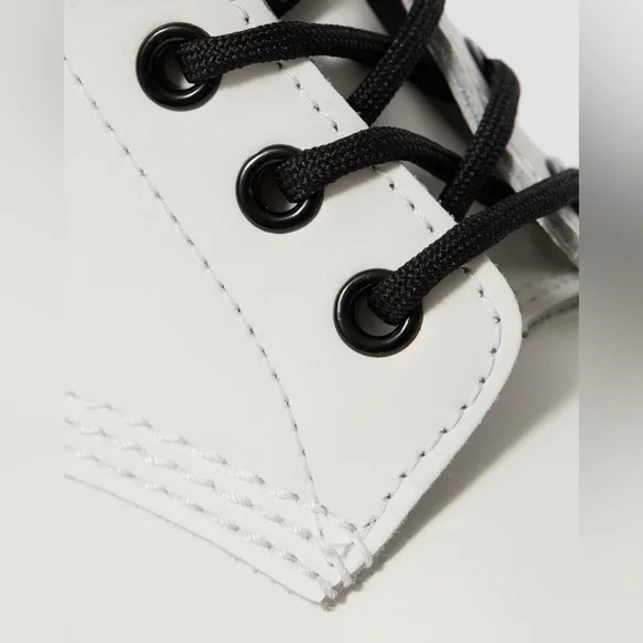 NWOT Doc Martens White Lace up 1460 Paschal leather 8-eye boot - Picture 5 of 9